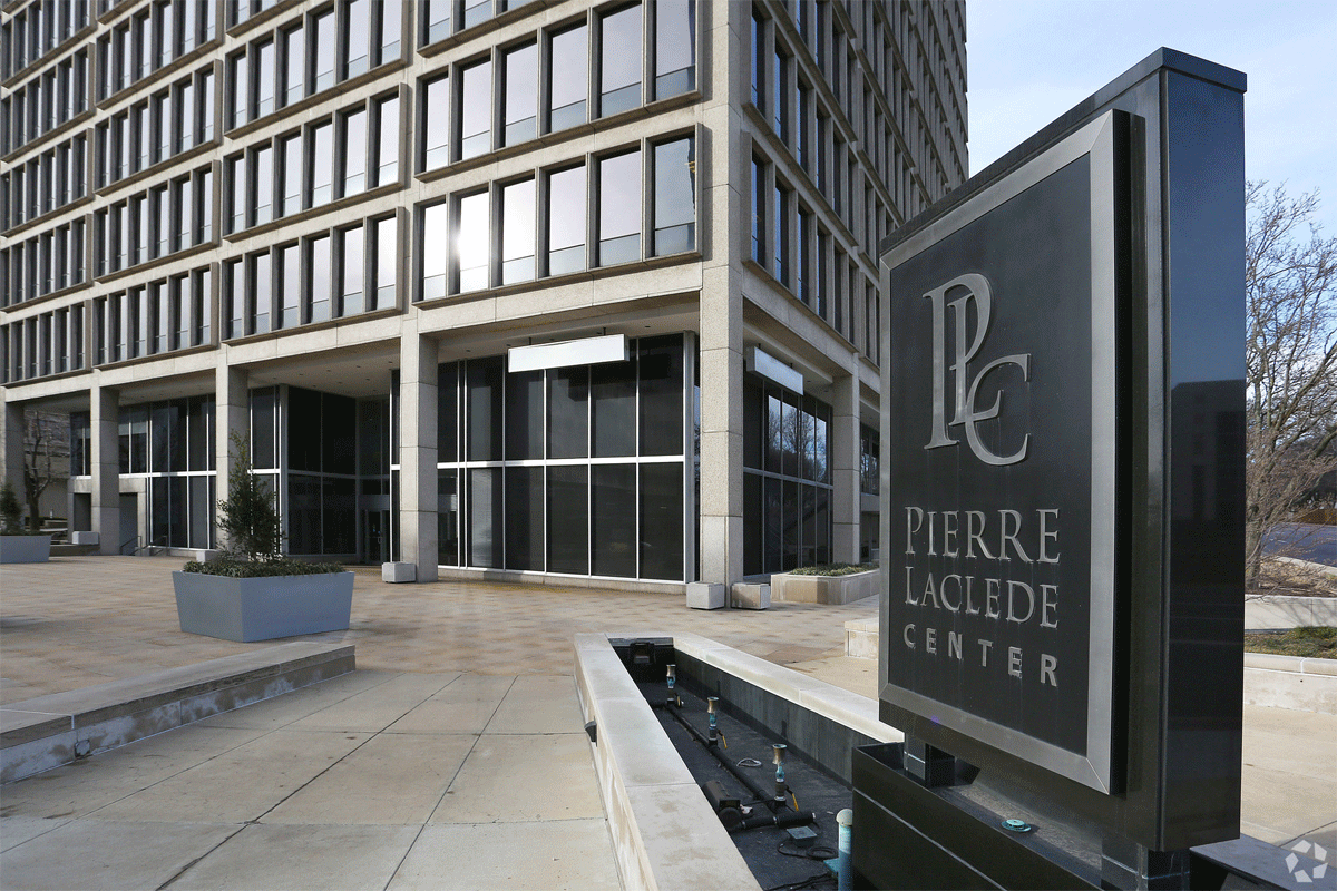 The Pierre Laclede Center in a sought-after area of St. Louis attracted the interest of Lingerfelt CommonWealth Partners, a national real estate investment management firm based in Richmond, Virginia. Photo: CoStar